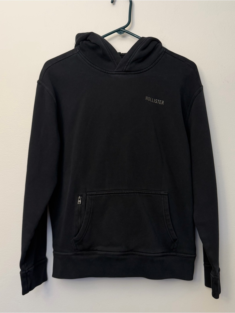 Hollister Men's Black Pullover Hoodie XS
